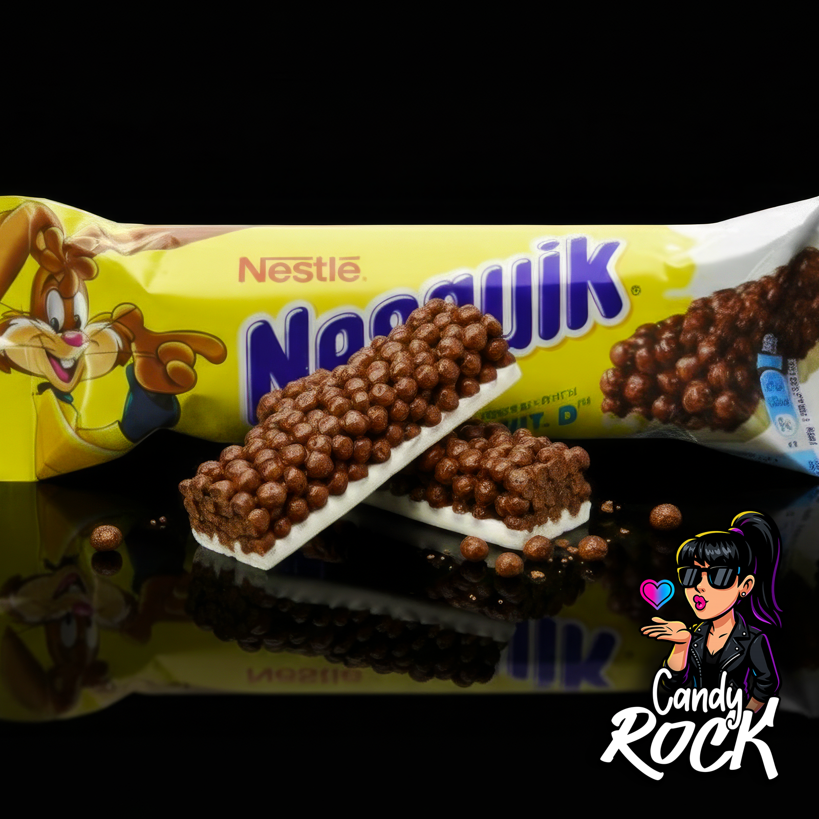 Barre chocolatée Nesquik aux céréales croustillantes sur fond noir, vue entière gourmande, CandyRock.