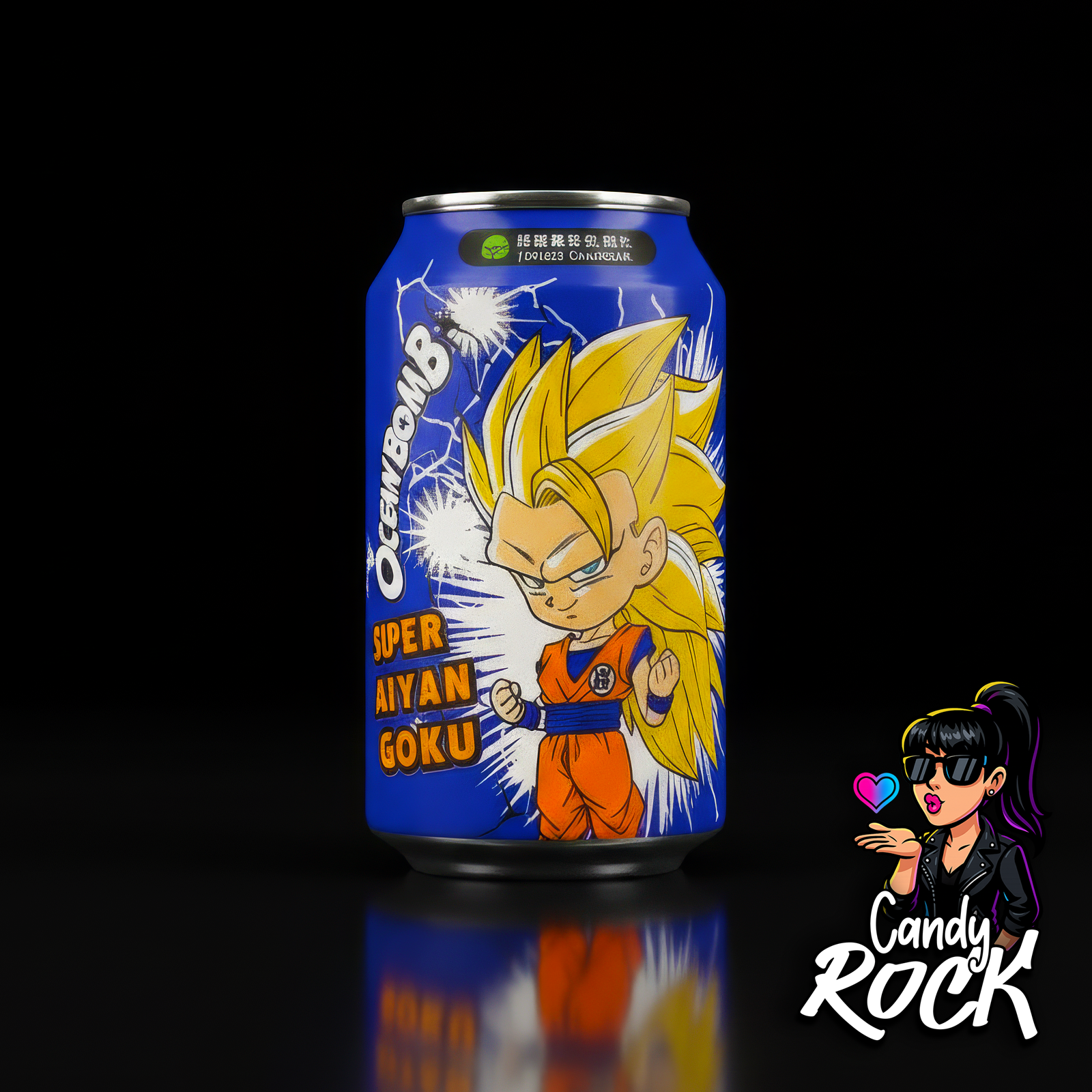 Canette Ocean Bomb Dragon Ball Super Saiyan 3 Goku sur fond noir, vue générale, CandyRock.