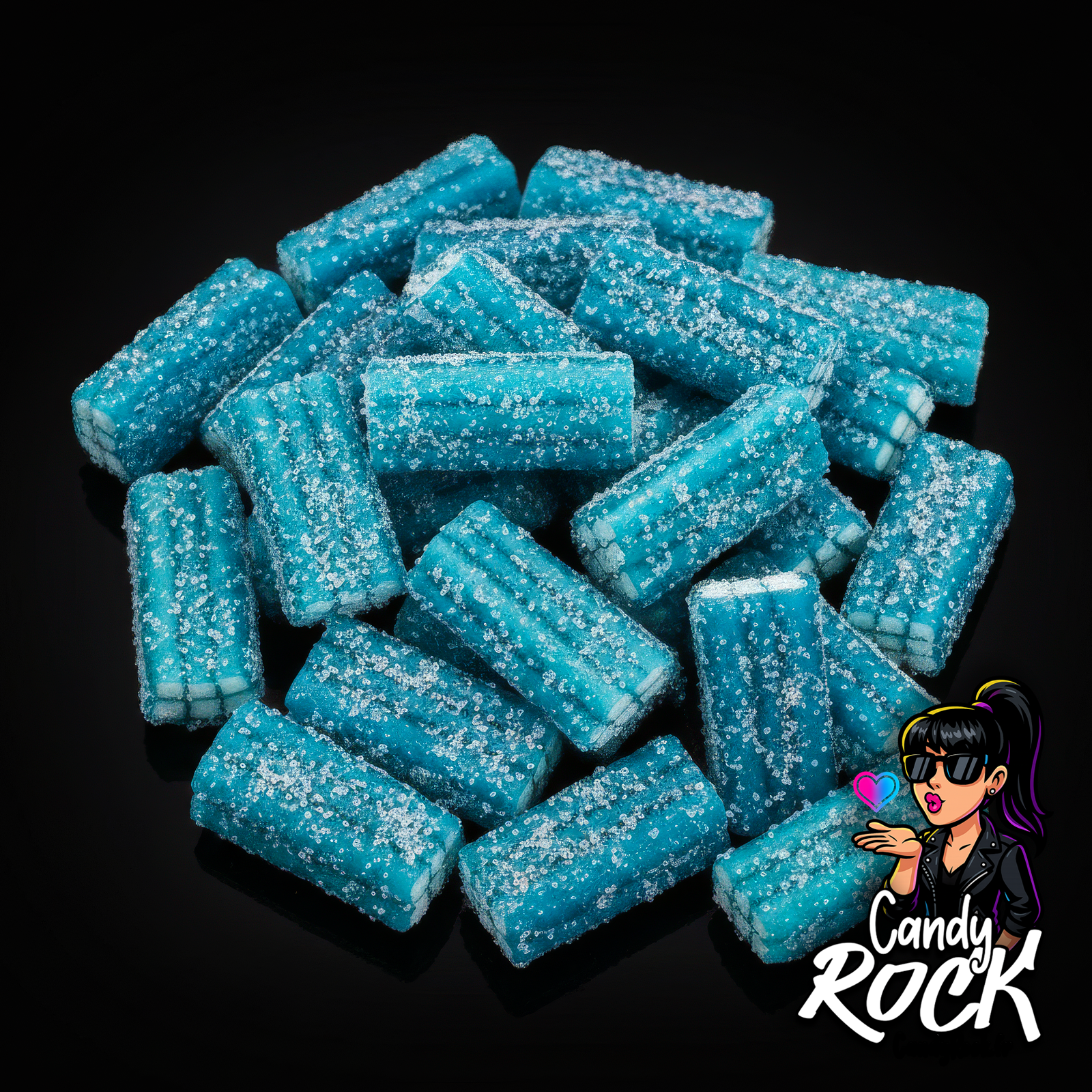 Vue rapprochée de briques bleu framboise gélifiées avec cœur blanc crémeux et sucre acidulé, CandyRock.