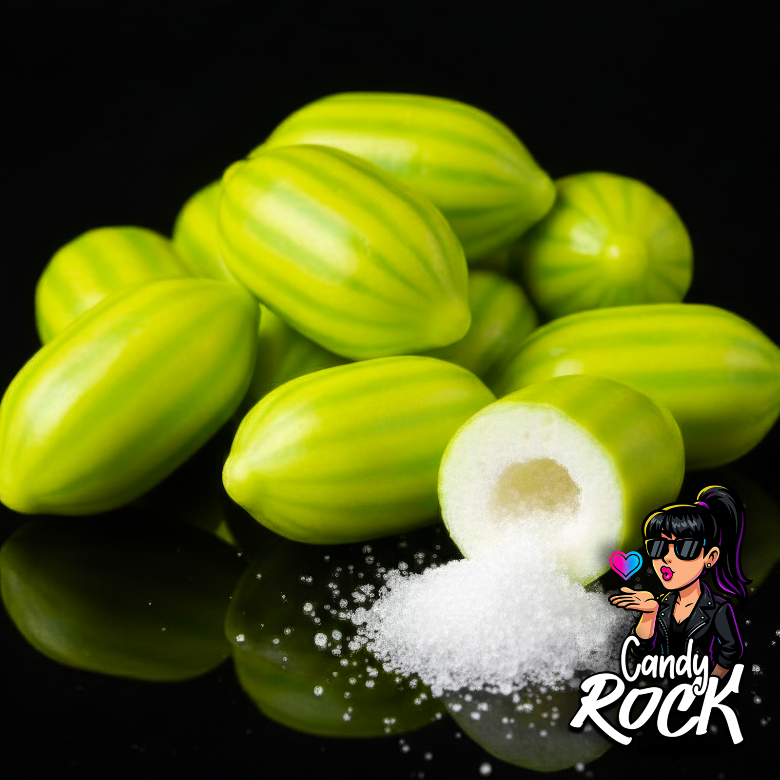 Gros plan sur chewing-gum melon ouvert montrant un cœur blanc sucré et sa poudre acidulée, sur fond noir CandyRock.