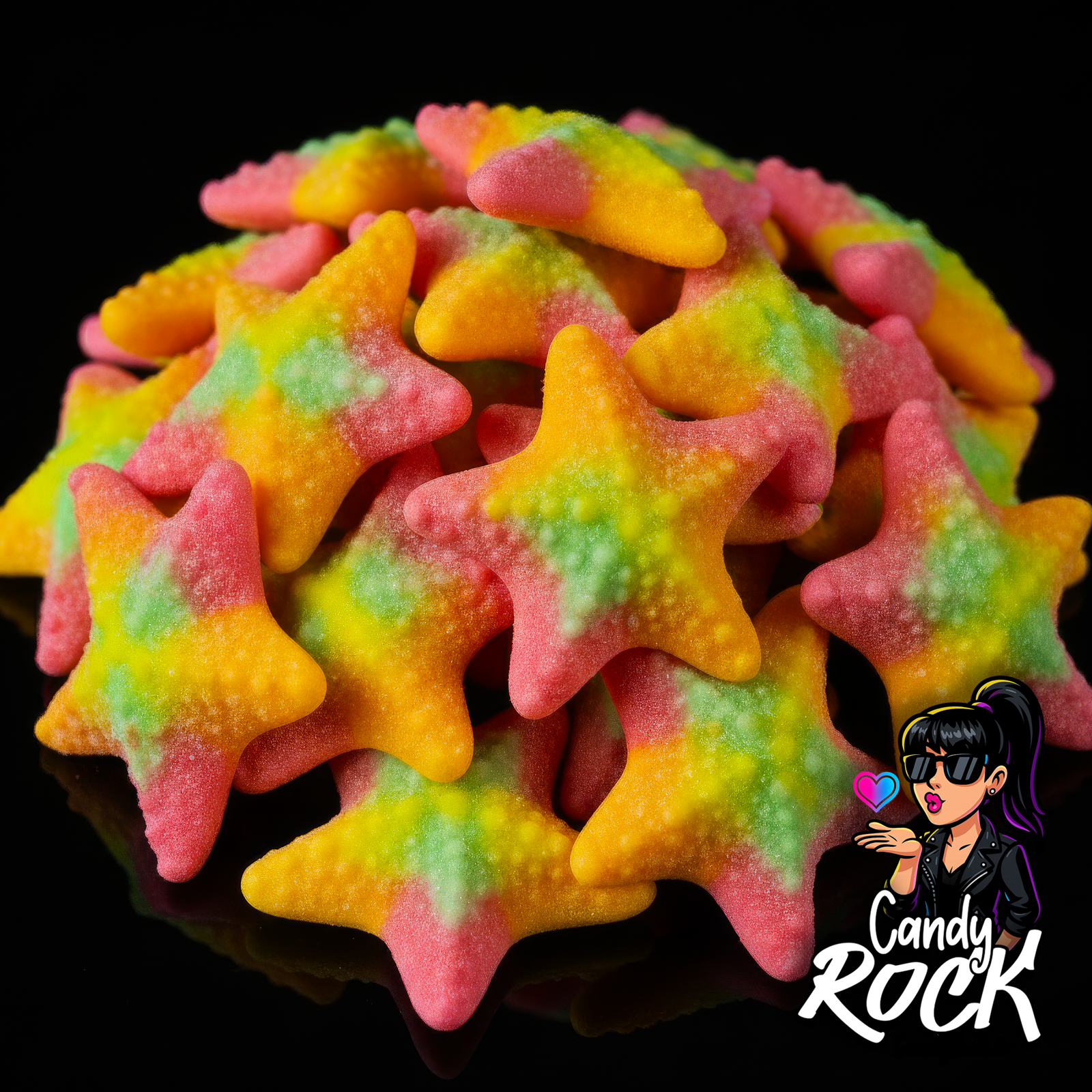 Étoiles de mer gélifiées multicolores à texture lisse et granuleuse sur fond noir CandyRock.