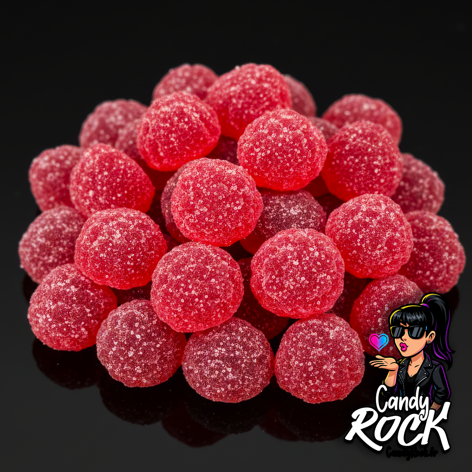 Zoom sur bonbons fraise rouge sucrés, détail de la texture gélifiée et du sucre cristallisé CandyRock.