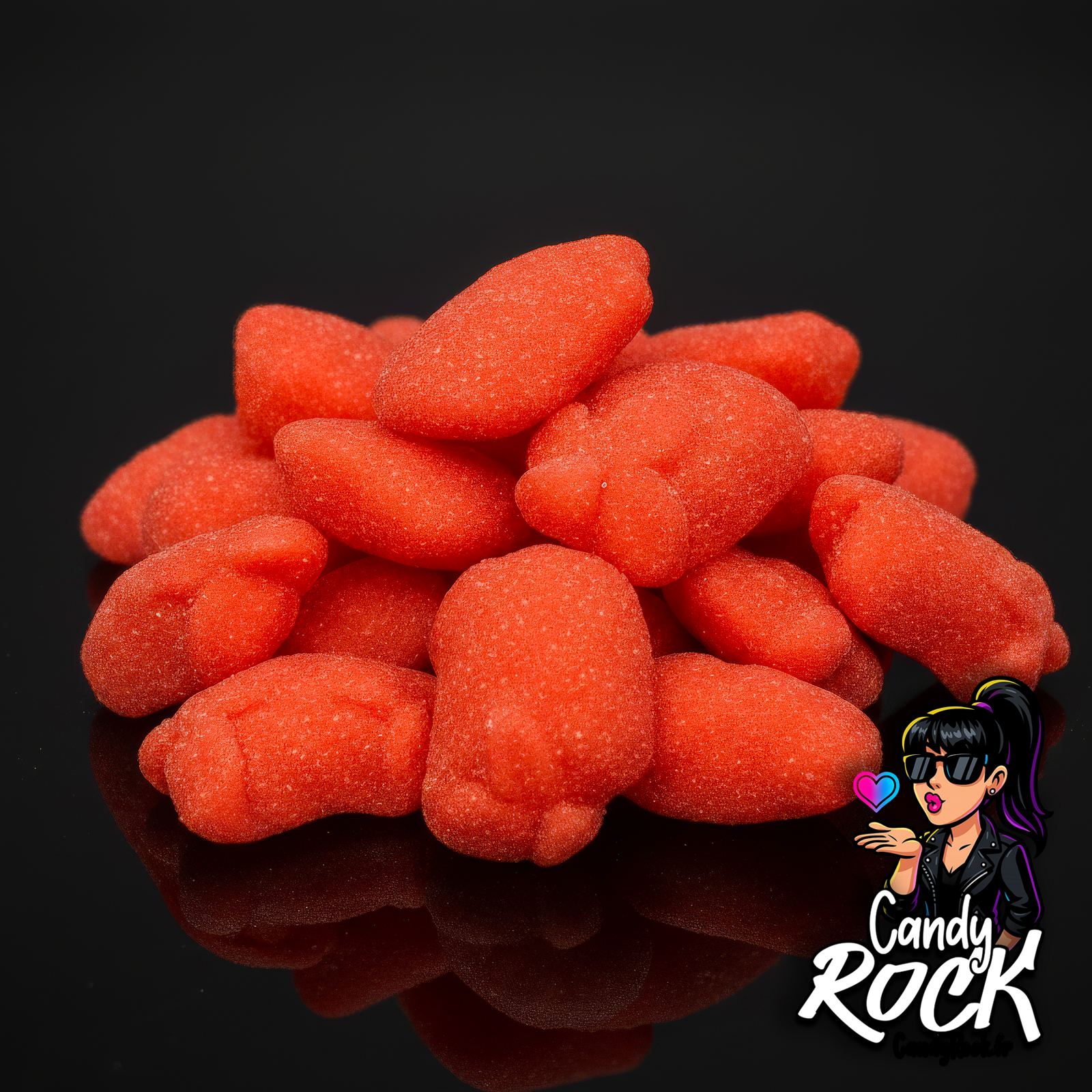 Vue rapprochée de bonbons fraise fouettée moelleux et sucrés, texture aérée et détails du sucre, CandyRock.