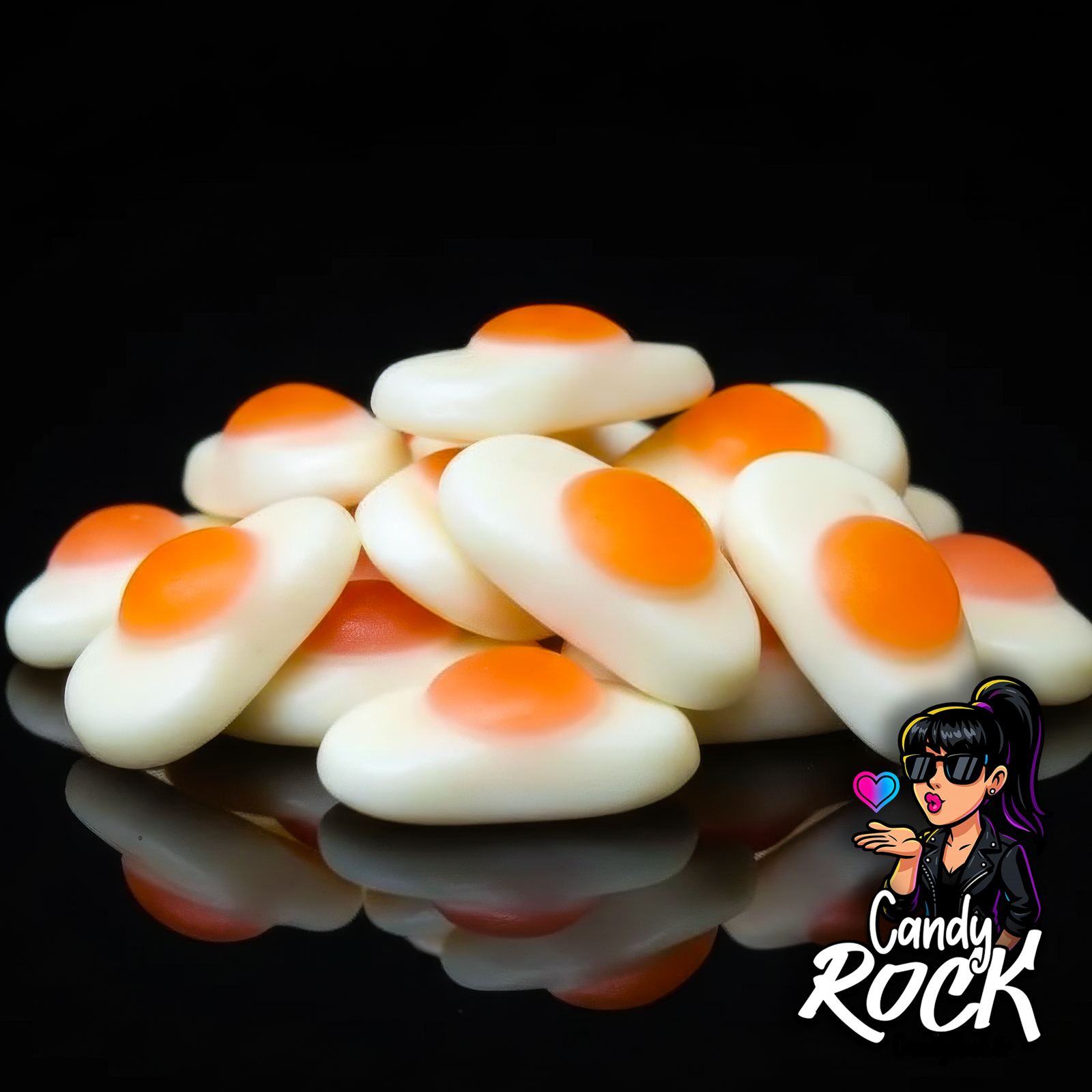 Vue zoomée de bonbons œufs au plat lisses gélifiés, détails du centre orangé brillant, ambiance CandyRock.