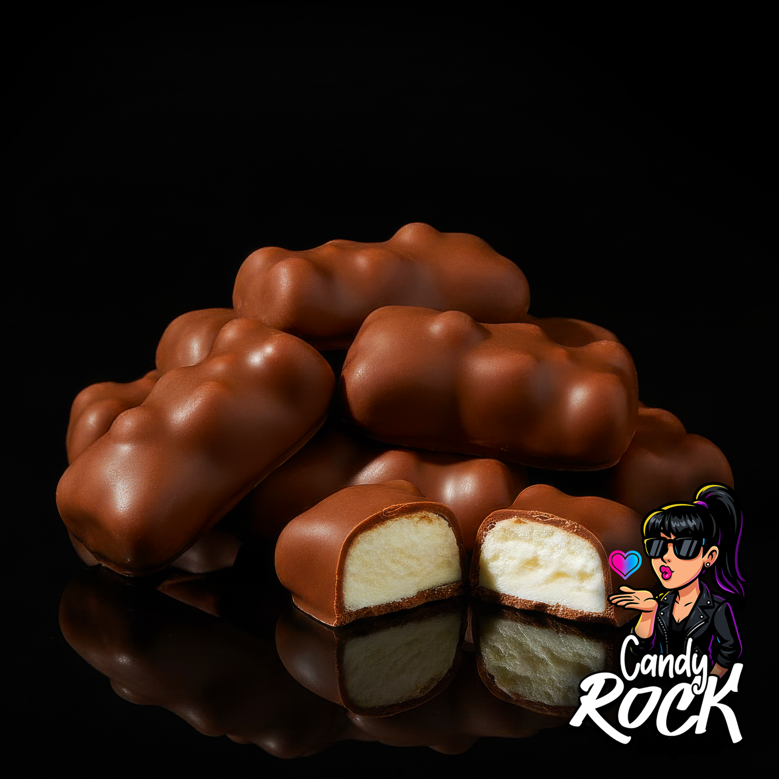 Vue rapprochée d’oursons guimauve chocolat avec deux pièces ouvertes montrant la texture fondante intérieure, CandyRock.