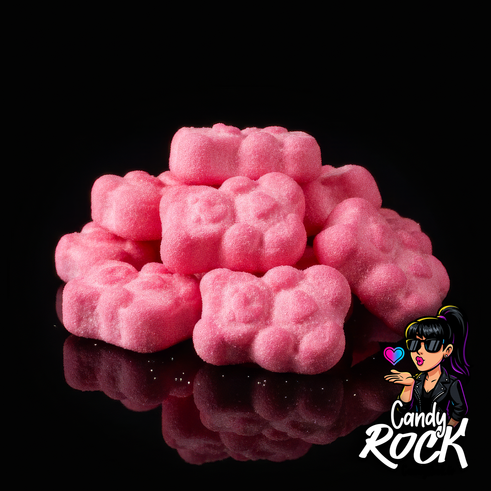 Gros plan sur oursons guimauve roses montrant le moelleux et la texture poudrée sucrée, CandyRock.