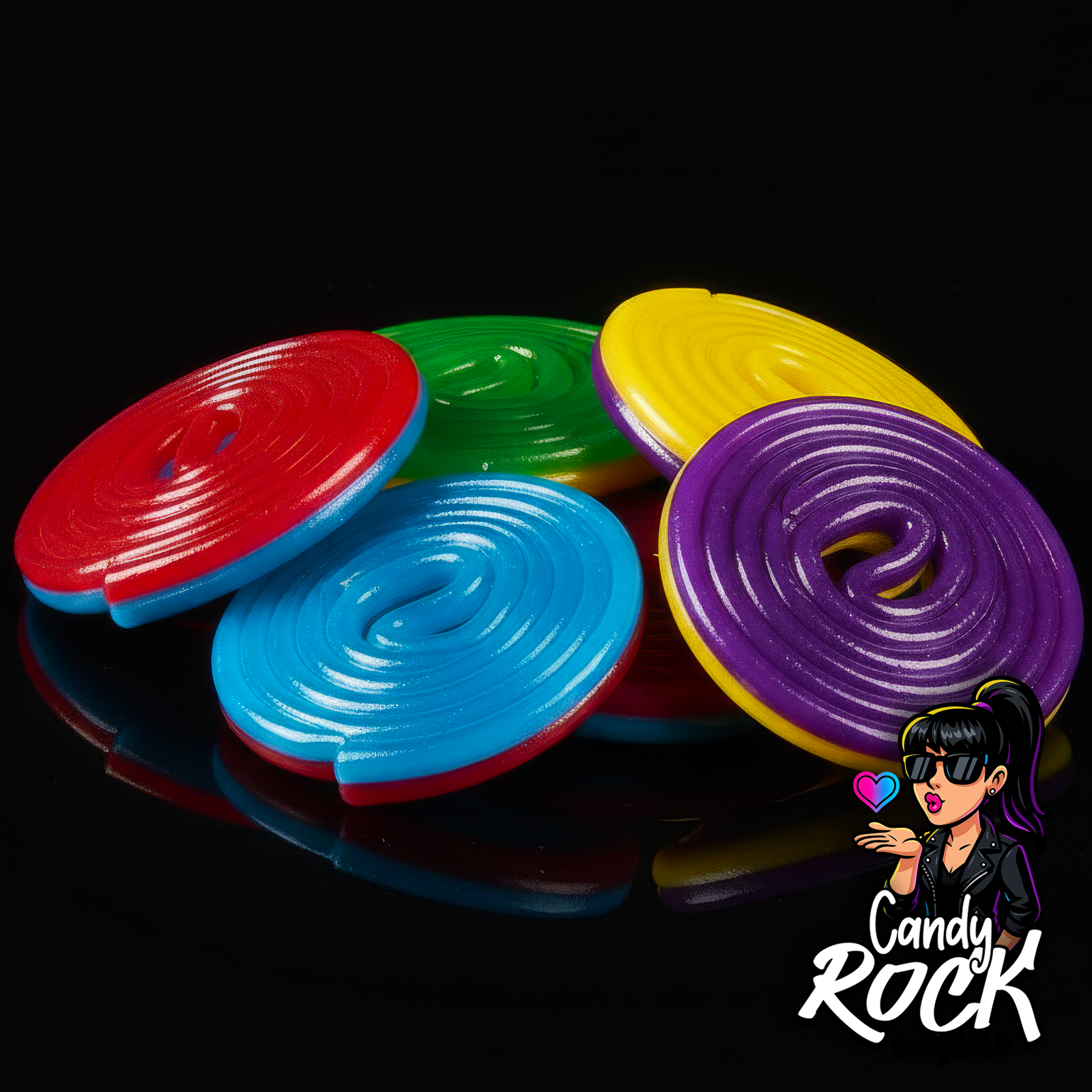 Vue rapprochée de spirales gélifiées bicolores avec texture lisse et couleurs éclatantes, CandyRock.