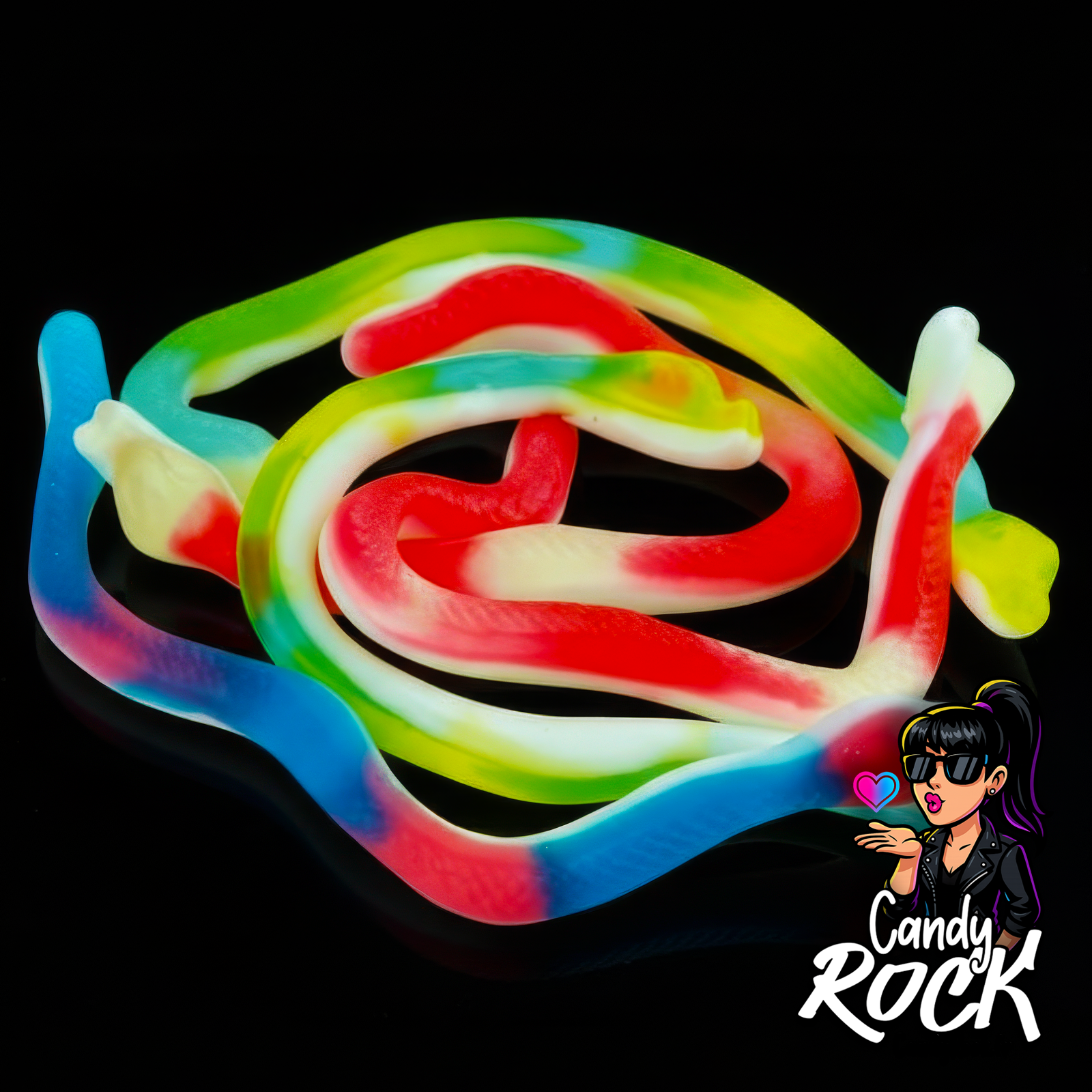 Gros plan sur serpents Trolli lisses aux couleurs vives et texture brillante gélifiée, CandyRock.