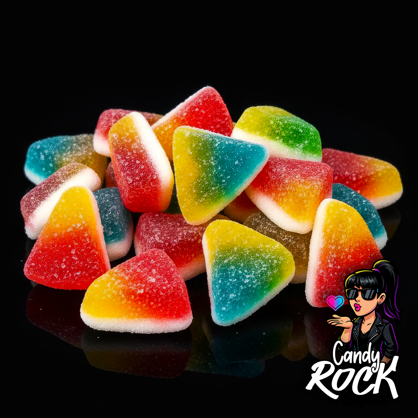 Vue rapprochée de tartitas tricolores gélifiées avec base blanche et enrobage sucré brillant, CandyRock.