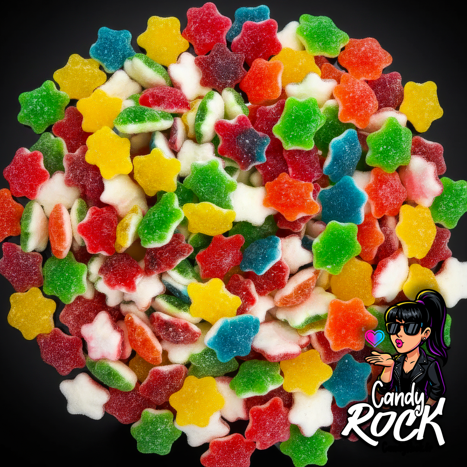 Mélange de tortues gélifiées multicolores acidulées sur fond noir, présentation complète façon CandyRock.